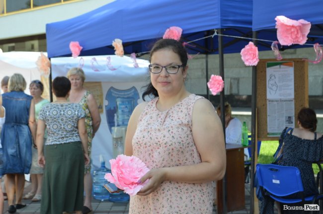 На Театральному майдані лікарі безкоштовно оглядають жінок. ФОТО