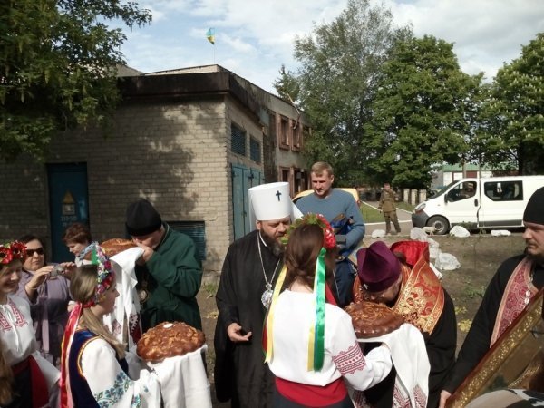 Митрополит Михаїл провів панахиду за загиблими у Волновасі. ФОТО