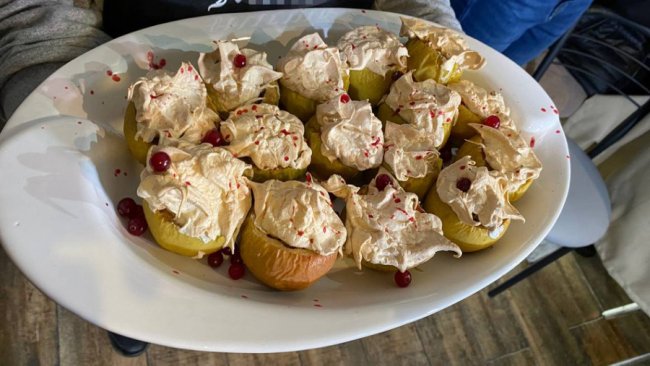 У луцькій кав'ярні презентували десерти, які готувала Леся Українка. ФОТО. ВІДЕО