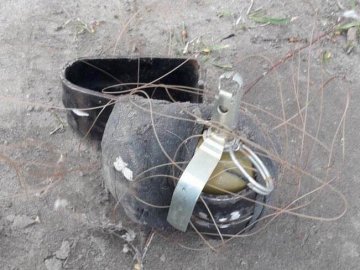 У дворі багатоповерхівки знайшли розтяжку з гранатою