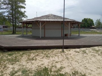 Неподалік від Світязю орендар незаконно збудував споруду, знявши родючий шар ґрунту