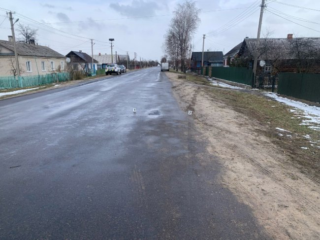 На Волині водій авто збив 10-річного школяра, який перебігав дорогу