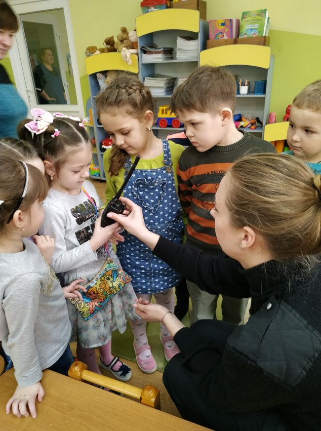 Радісні вигуки в рацію та захват в очах: як малечу Гіркої Полонки вчили безпеці руху