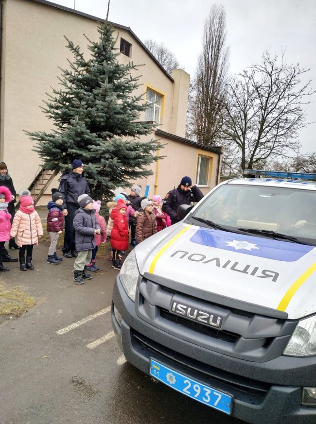 Радісні вигуки в рацію та захват в очах: як малечу Гіркої Полонки вчили безпеці руху