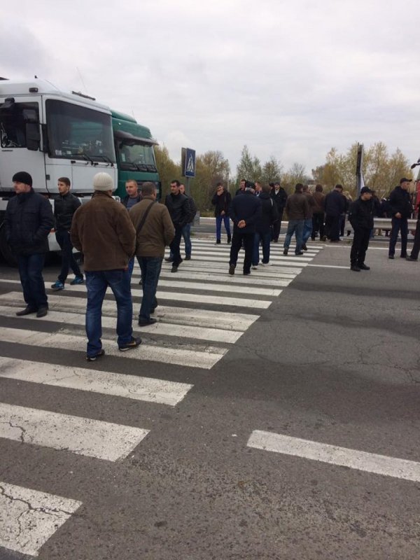 Шахтарі перекрили міжнародну трасу на Волині. ФОТО