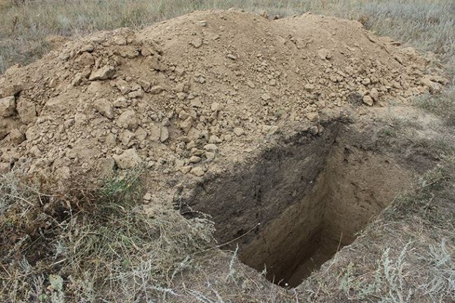 9 пенсій або 4 зарплати: в скільки обійдеться поховання в Луцьку