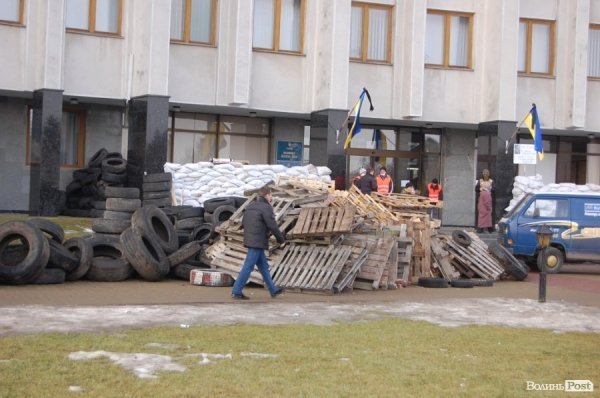 Волинська ОДА: ніч і ранок після штурму. ФОТО