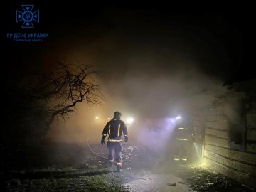 На Волині горіли два житлові будинки