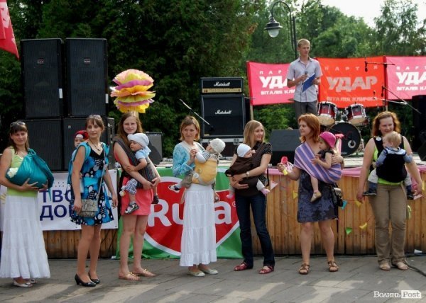 У Луцьку відбувся фестиваль дитячих візочків