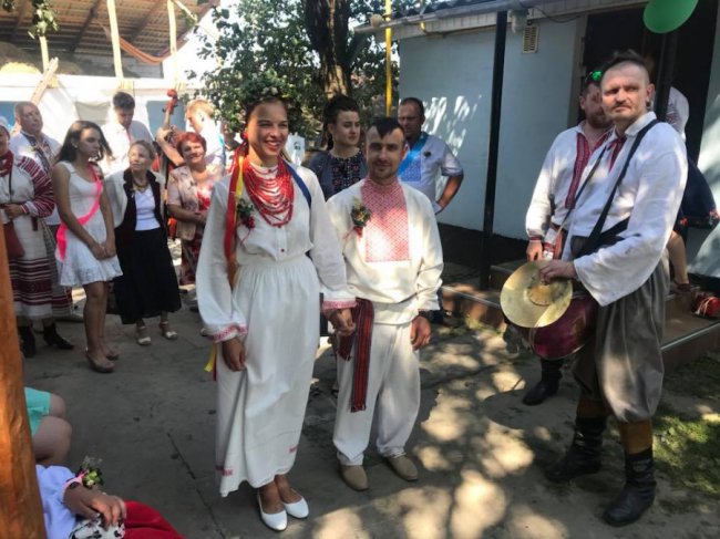 Обряди, короваї і пісні: сільський голова з Волині гучно відгуляв весілля. ФОТО. ВІДЕО