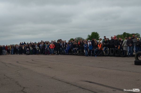 Під Луцьком визначили переможця з дрег-рейсінгу. ФОТО