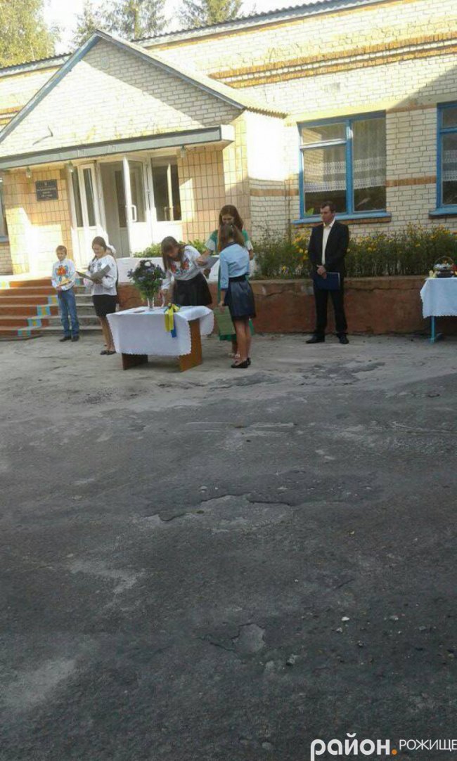  Перший дзвінок у селі Навіз 