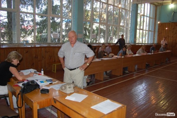 Вибори у Луцьку йдуть «повним ходом». ФОТО 