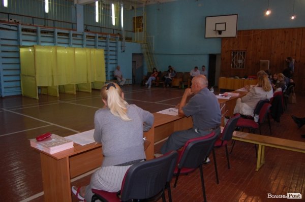 Вибори у Луцьку йдуть «повним ходом». ФОТО 