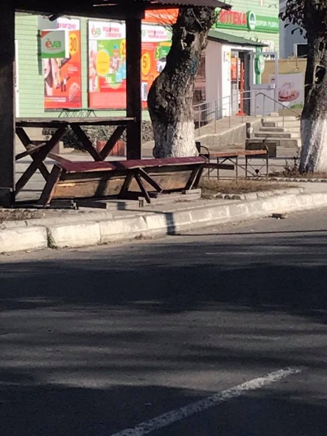 Вандали серед ночі зробили рейвах у центрі міста на Волині. ФОТО