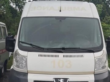 У селищі на Волині медики отримали новеньку «швидку». ФОТО