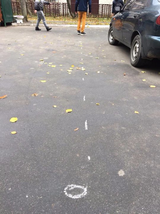 Не чекай «манни небесної»: у Луцьку мешканці будинку облаштували парковку