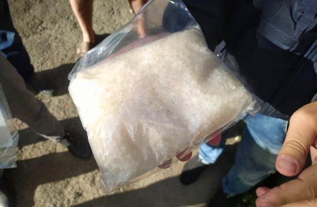 У Луцьку на пошті затримали ще одного закладчика наркотиків. ФОТО