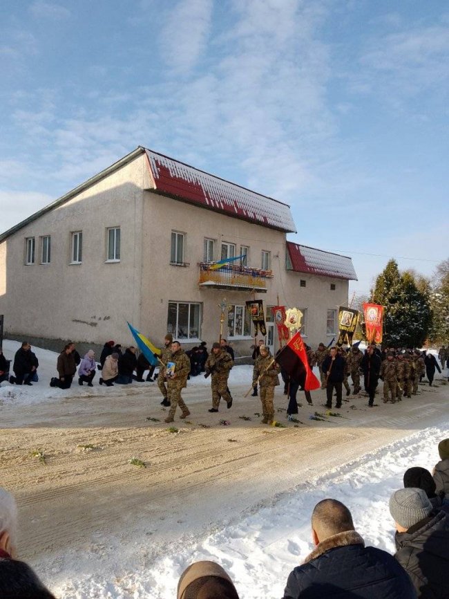 На Волині поховали Героя Олександра Твердохліба