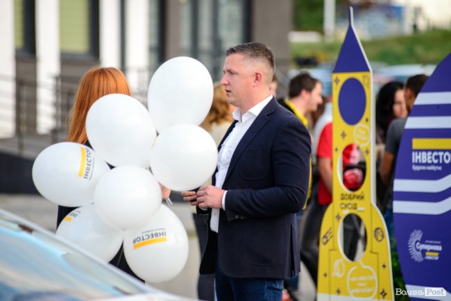 Лаундж-зона, розваги і подарунки: «Інвестор» влаштував грандіозне знайомство сусідам на «Юпітері». ФОТО*