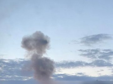 У Києві – пожежі внаслідок вибухів: є постраждалий