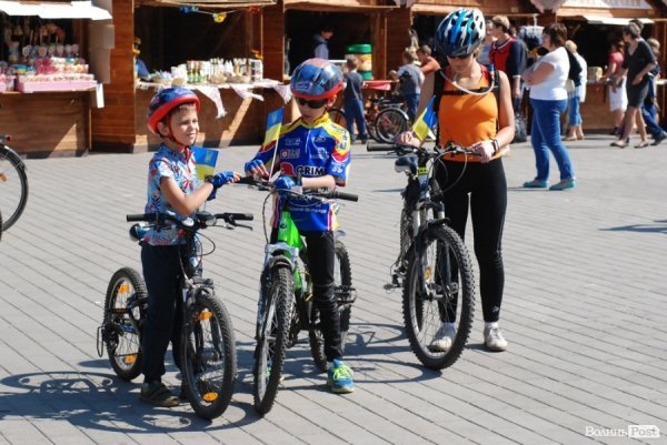 Велопробіг до Дня Незалежності в Луцьку. ФОТО