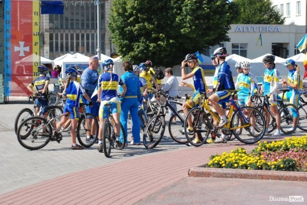 Велопробіг до Дня Незалежності в Луцьку. ФОТО