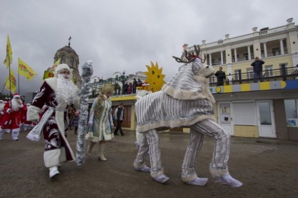 У Ялті ‒ парад Дідів Морозів. ФОТО