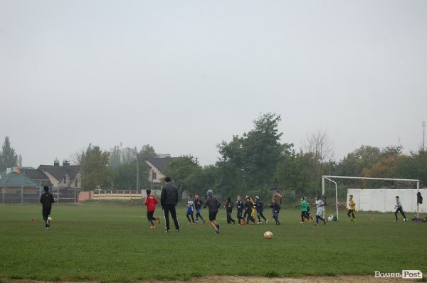 Луцьке футбольне поле хочуть віддати «Волині». ФОТО