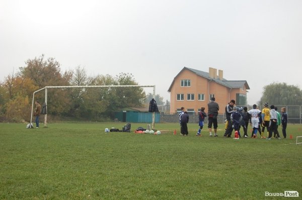 Луцьке футбольне поле хочуть віддати «Волині». ФОТО
