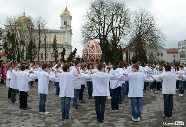 У центрі Луцька – Великодні розваги