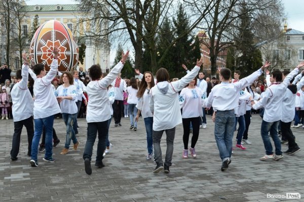 У центрі Луцька – Великодні розваги
