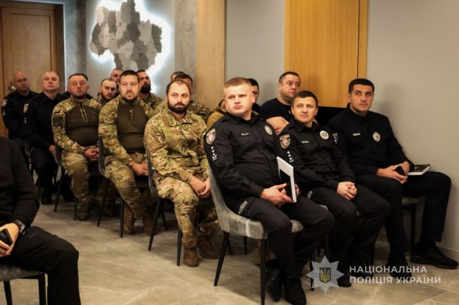 Волинським поліцейським-добровольцям, які захищають Україну, вручили відзнаки