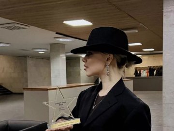 Співачка Klavdia Petrivna на музичній премії розсекретила свою особу
