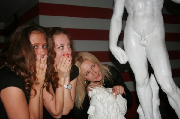 «Правильні» фото з пам'ятниками