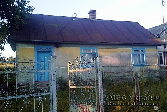 Наркотичний урожай міліціонери мішками виносили з хати. ФОТО 