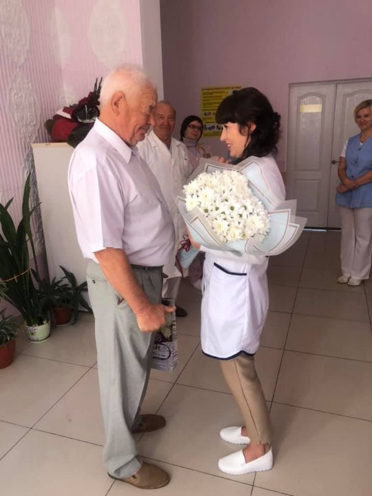 Віддав улюбленій справі майже пів століття: на Волині лікаря провели на заслужений відпочинок 