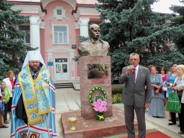 У місті на Волині відкрили пам'ятник Шевченку