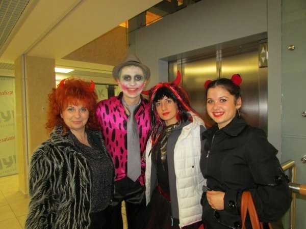 Хелловін у Луцьку: Ку-Клукс-Клан, мерці та тварини. ФОТО