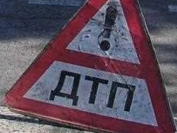 На Волині автівка на смерть переїхала молодого чоловіка