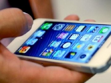 У волинянки вкрали телефон, який та залишила за барною стійкою