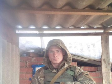 На Волині ветеран АТО сам виховує дворічного сина