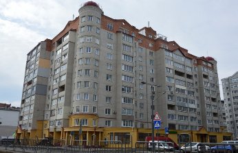 Маєток і земля під Луцьком: що у декларації у подружжя волинських прокурорів