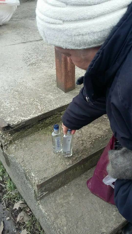 Біля «Гостинця» лучанка торгувала сурогатом. ФОТО