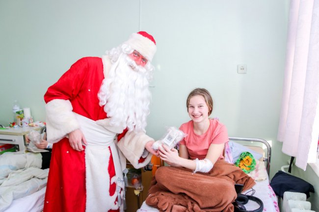 Клiєнти ПриватБанку влаштували свято для маленьких пацiєнтiв лікарень*