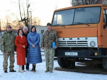 Луцький «політех» передав для ЗСУ вантажівку. ФОТО