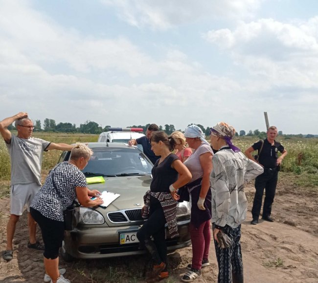 Поводилися агресивно та перешкоджали інспекції: у селі на Волині виявили нелегальних працівників