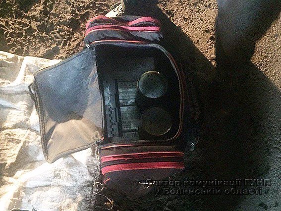 За незаконне поводження зі зброєю чоловіку загрожує до семи років позбавлення волі. ФОТО 