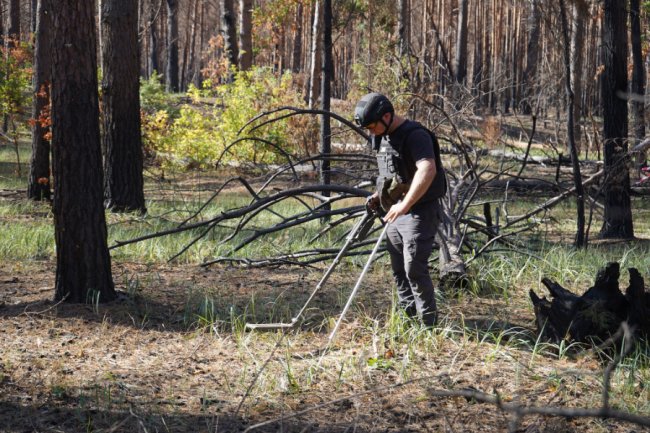На Донеччині розміновують територію два відділення волинян