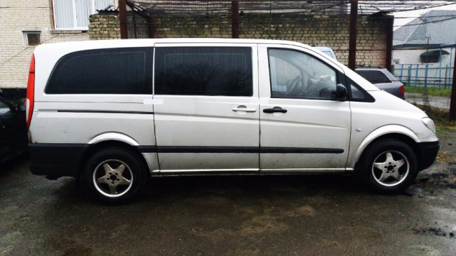 На Волині знайшли викрадені за кордоном автівки